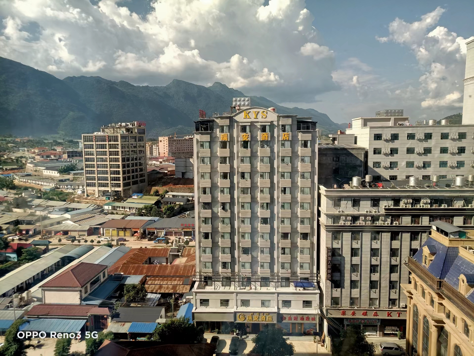 豪华大床房